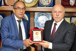 ERENLER ALEV BEKTA KLTR DERNEݒNDEN BAKAN SEKMENE PLAKET