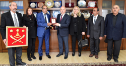 ERENLER ALEV BEKTA KLTR DERNEݒNDEN BAKAN SEKMENE PLAKET
