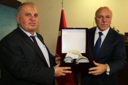 SK Genel Mdr Altay, Bakan Sekmen'i Ziyaret Etti