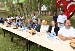 BAKAN SEKMENDEN BRLK VE BERABERLK MESAJLARI