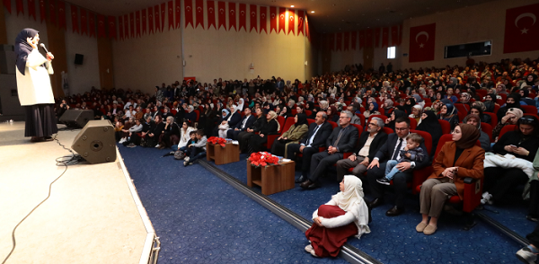 BÜYÜKŞEHİR’İN AİLE EĞİTİMİ SÖYLEŞİSİ YOĞUN İLGİ GÖRDÜ